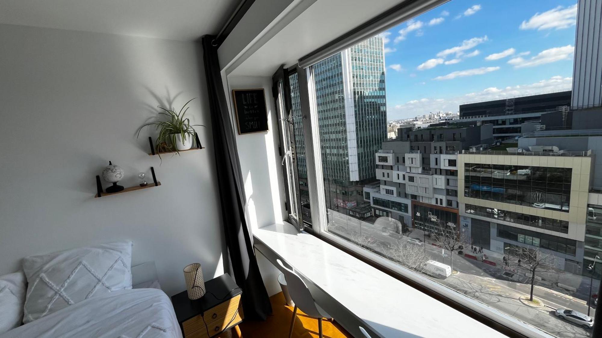 2 Private Bedrooms, Montparnasse Station Parigi Esterno foto