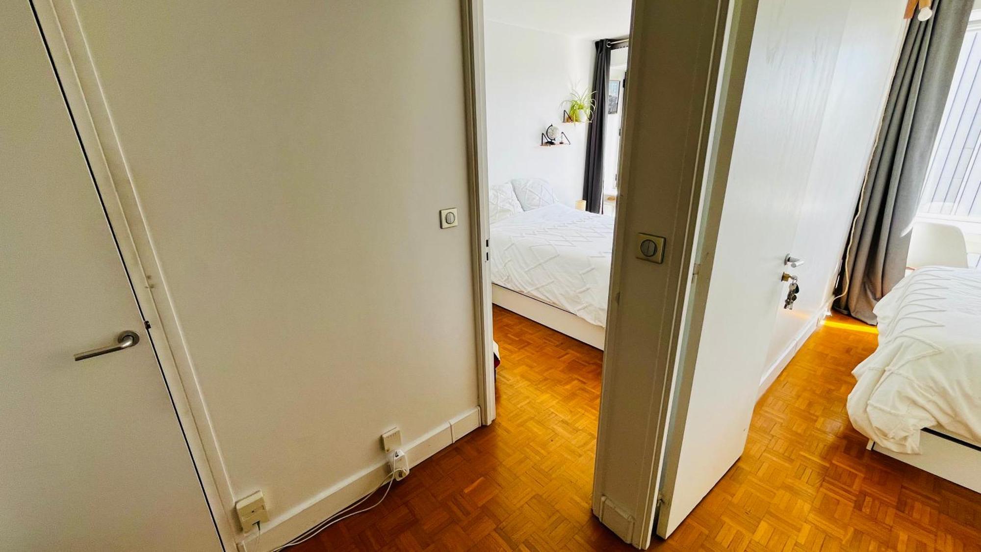 2 Private Bedrooms, Montparnasse Station Parigi Esterno foto