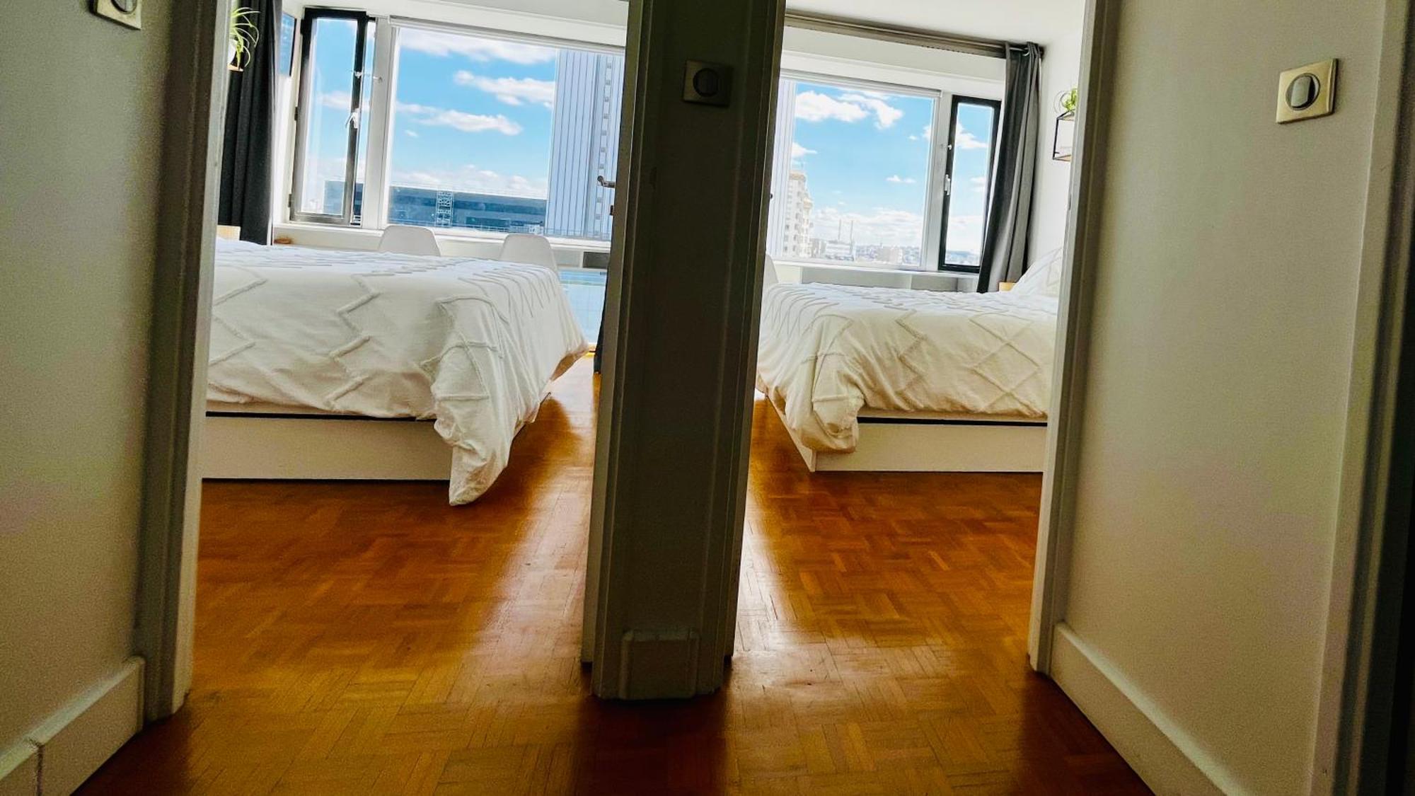 2 Private Bedrooms, Montparnasse Station Parigi Esterno foto