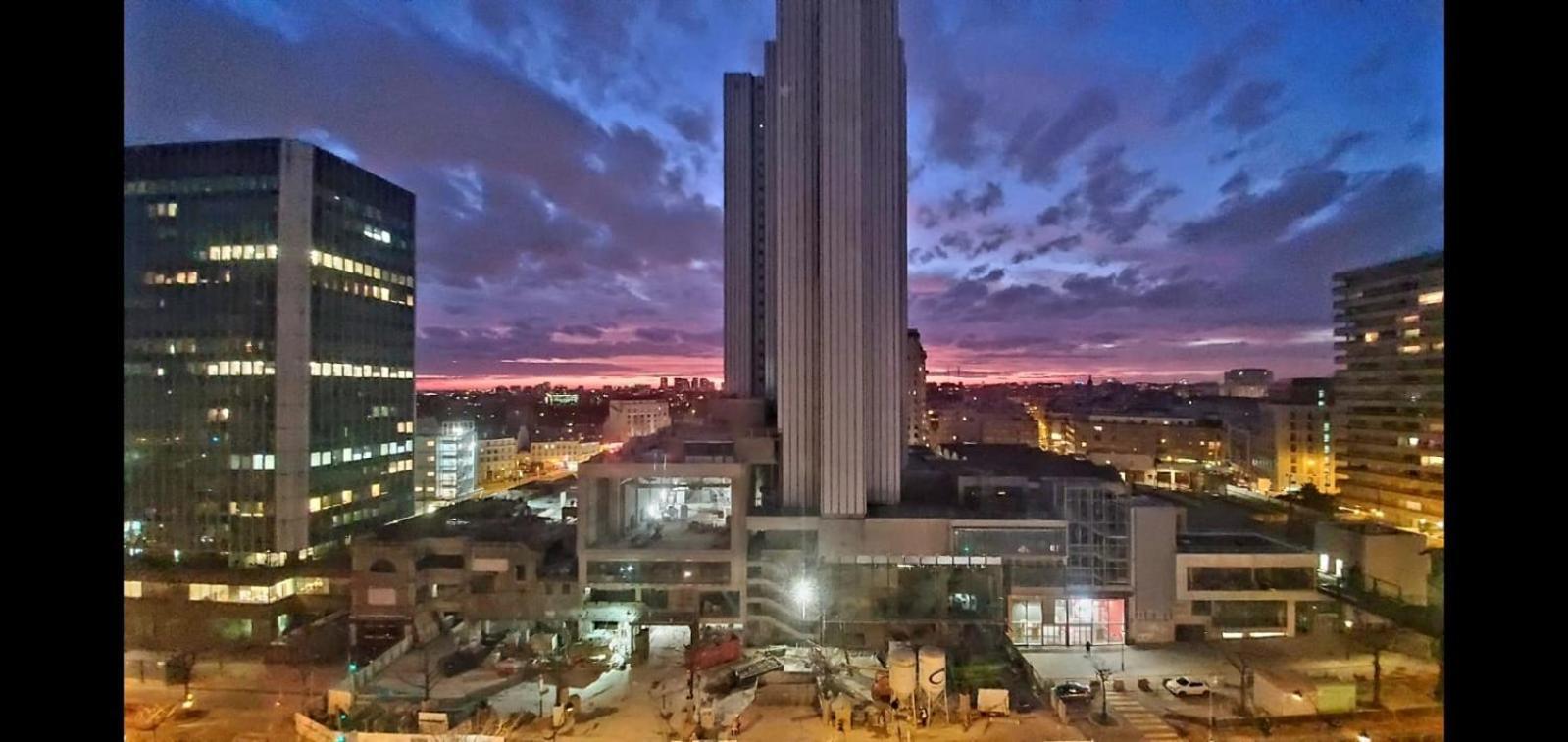 2 Private Bedrooms, Montparnasse Station Parigi Esterno foto