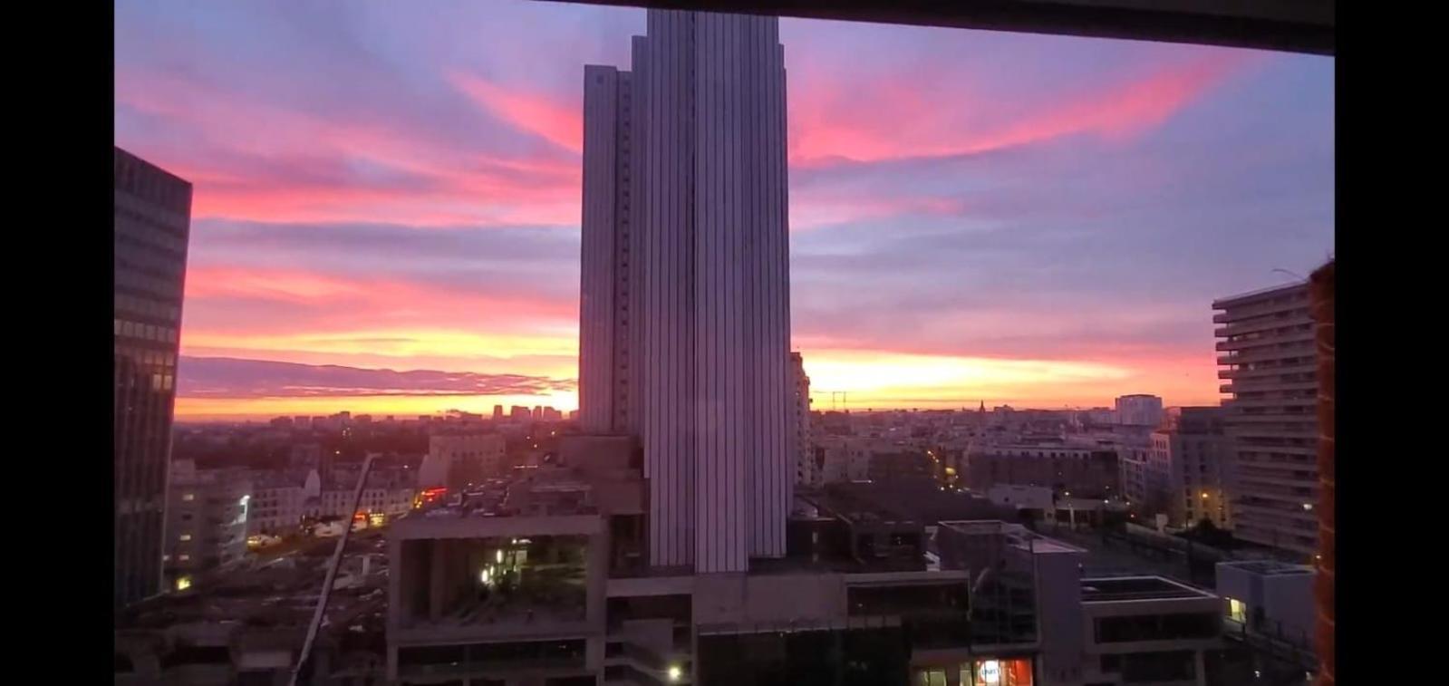 2 Private Bedrooms, Montparnasse Station Parigi Esterno foto